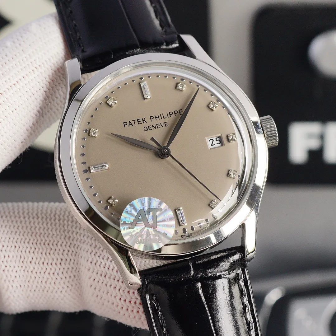 【Top Replica】💰4300! Patek Philippe is on the market. Patek Philippe is a noble work of art! 904L stainless steel perfectly restores the color of Date Just [Strong] Jointly created by Taiwanese factories! Excellent quality, exquisite craftsmanship, integrating nobility, elegance and unique temperament/excellent texture, the convex mirror of the double-cut sapphire measuring plate adds to the overall beauty, 40mm in diameter, fully automatic imported 9015 ultra-thin movement, 28800 oscillations per hour, power reserve of 48 hours, strap: Italian imported leather belt, super soft. It has three degrees of waterproof performance for 50-meter diving, and the repair rate is almost zero. Please feel free to buy! (Serious promise: The actual product has a better glossy feel and is more exquisite. The scales on the dial are lifelike. The craftsmanship of the shell and case are all master-level light body tests. In addition, the high-tech forging of new era machines is shocking and noble.